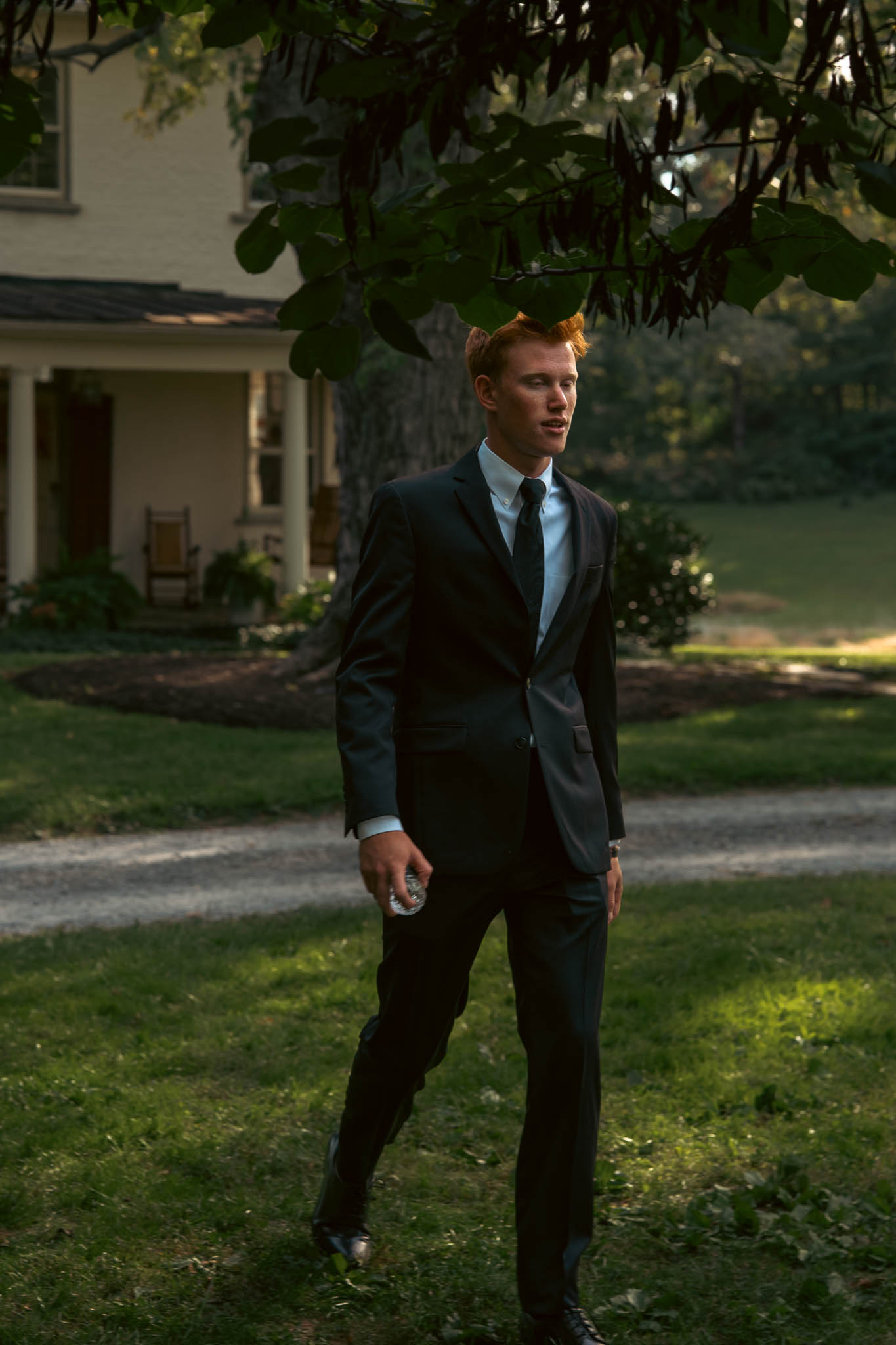 Guests making their way to the ceremony lawn — Sylvanside Farm wedding in Purcellville, Virginia
