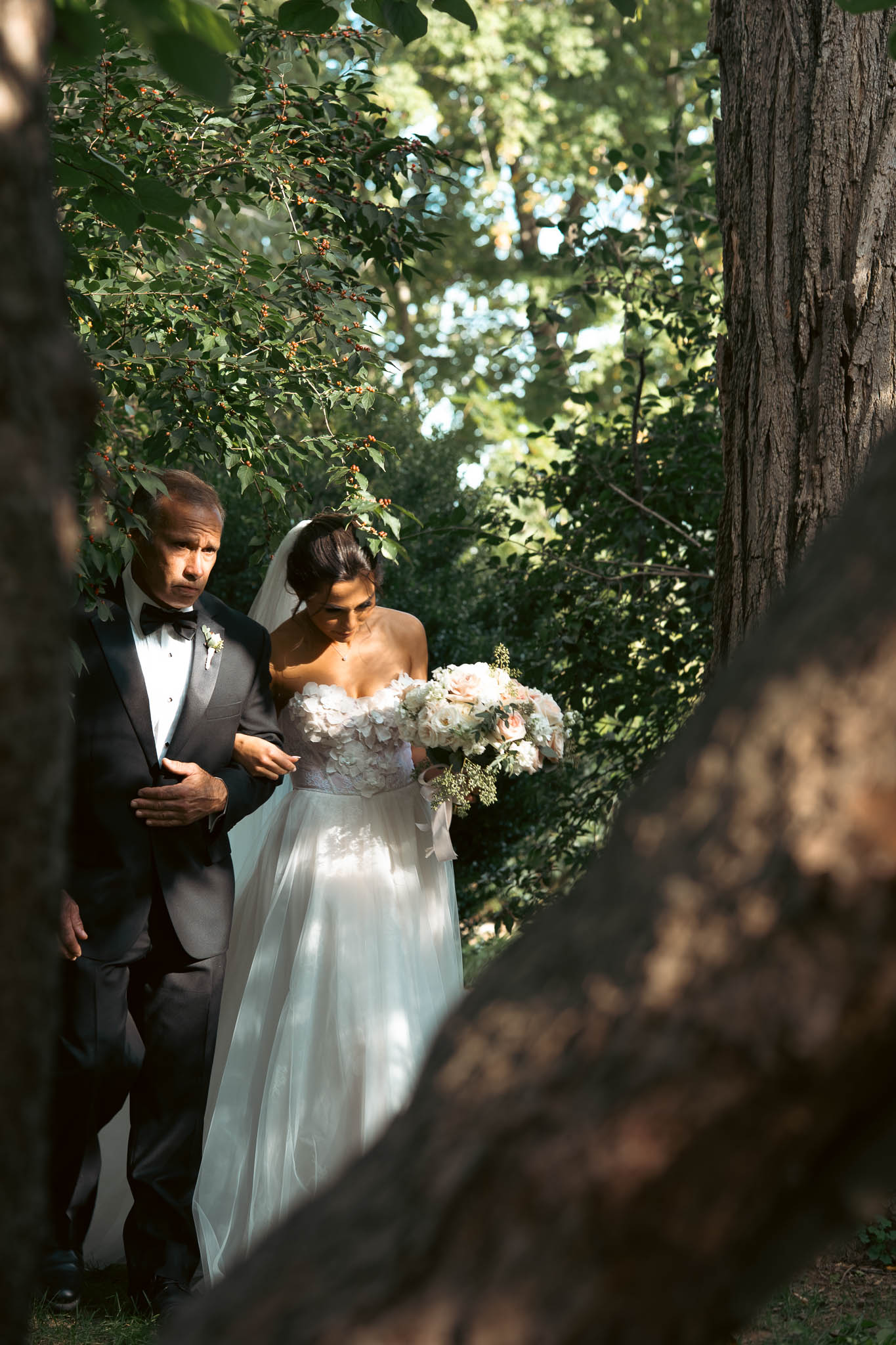 The bride with her father just before the processional — Sylvanside Farm wedding in Purcellville, Virginia